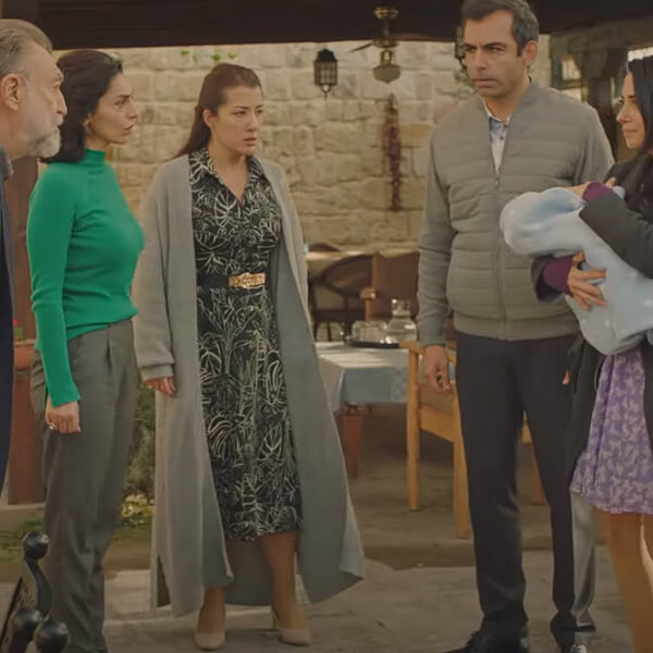 Çiçek, Konağa Yerleşiyor - Maria ile Mustafa 12.Bölüm